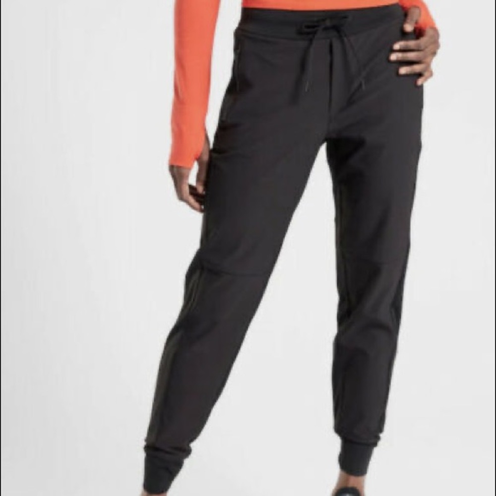 Athleta Headlands Hybrid Trek Jogger 8 Black